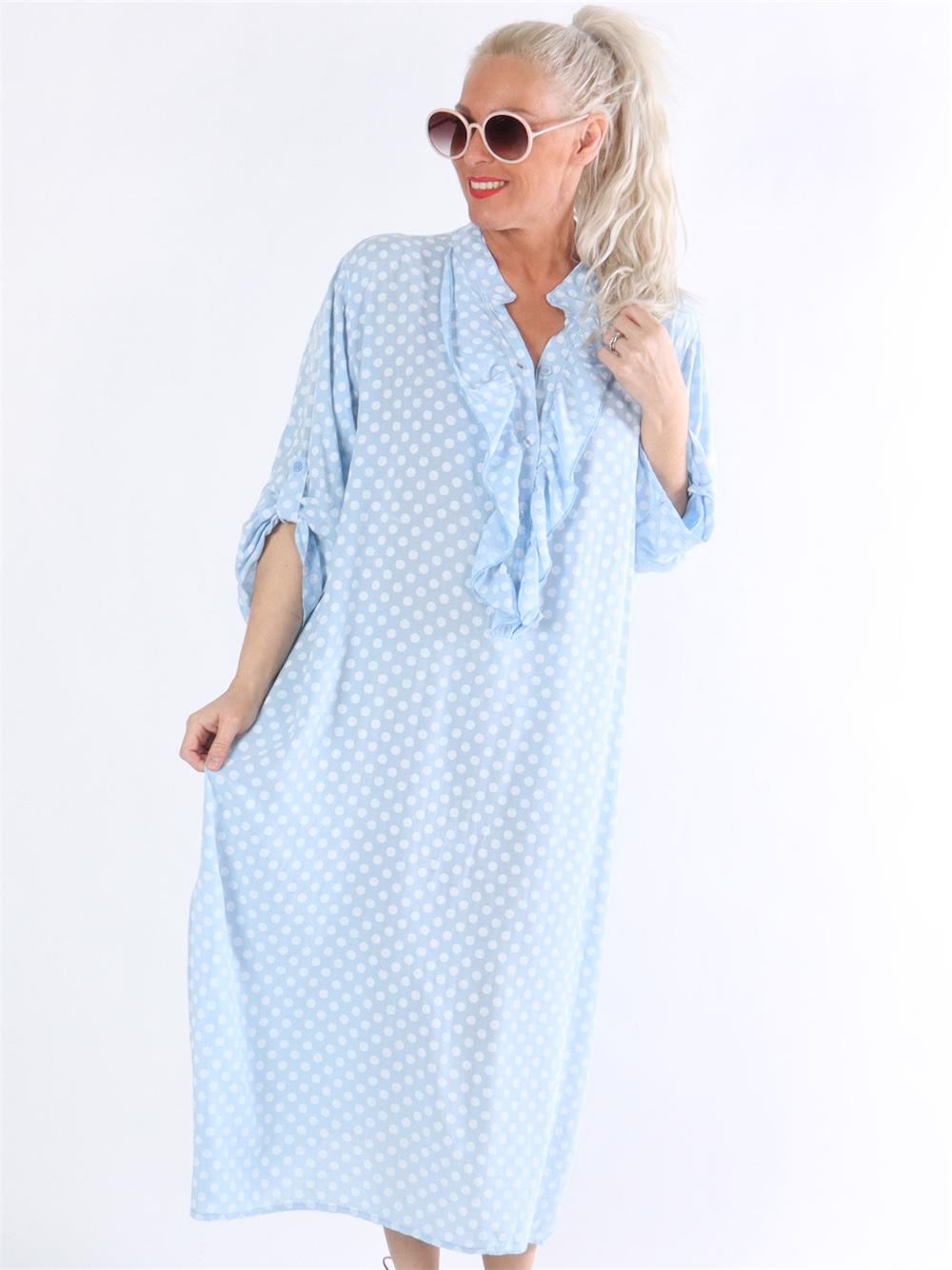 Bonita Dot - Prikket skjortekjole med flæser i udskæringen